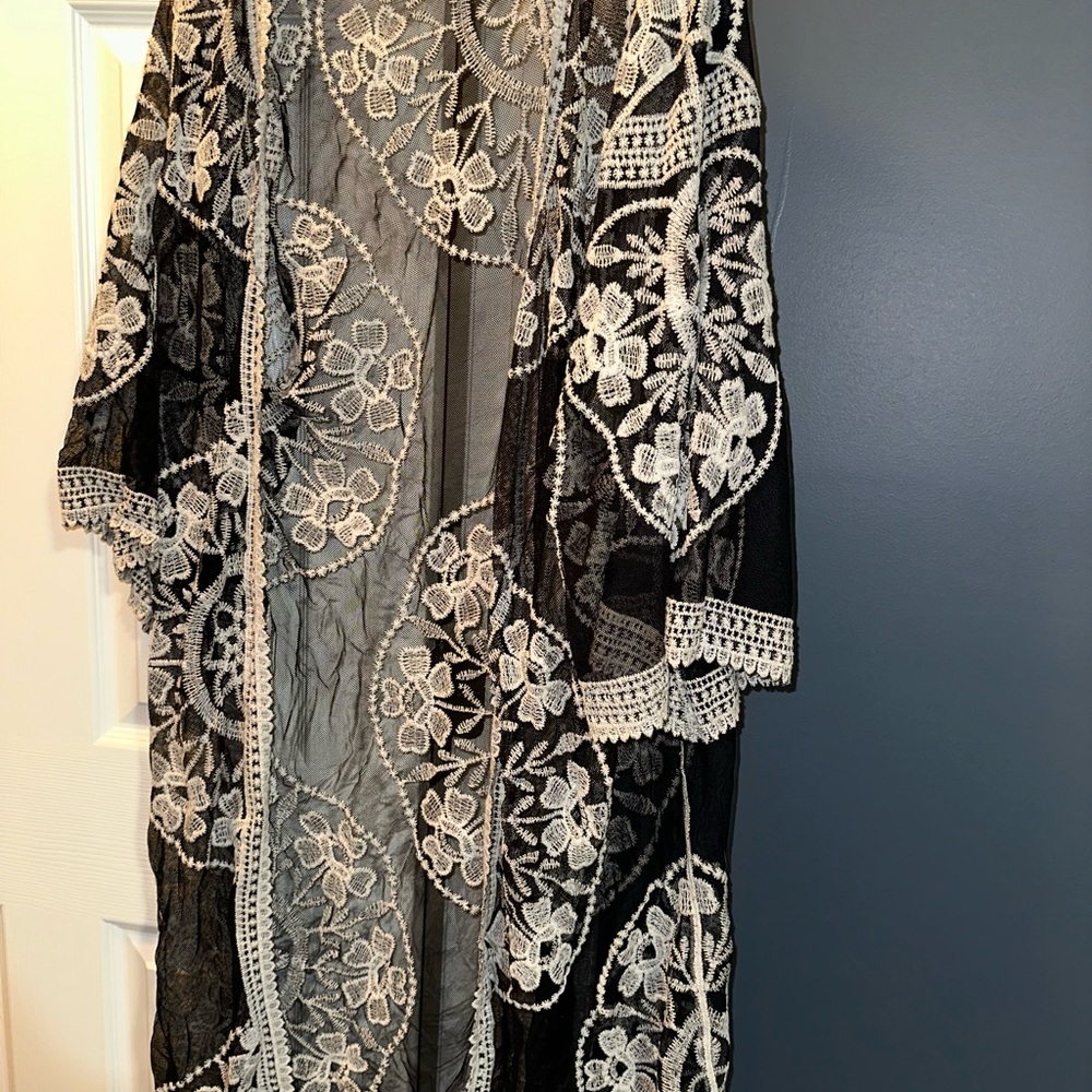 Elegant Black and White Lace Kimono